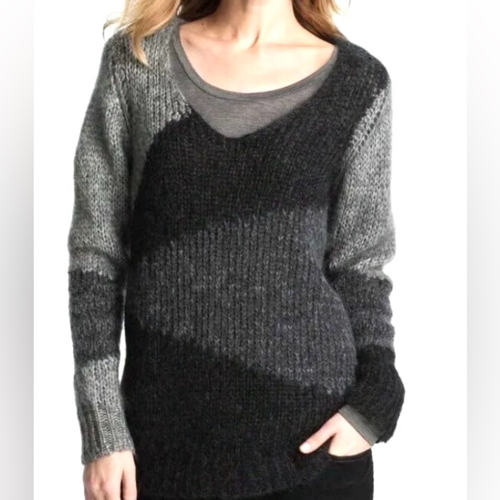 EILEEN FISHER Gray / Black Color Block Mohair and Cashmere Blend V-Neck Sweater